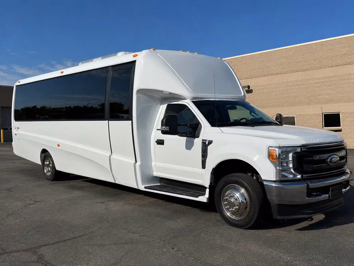 15 passenger minibus
