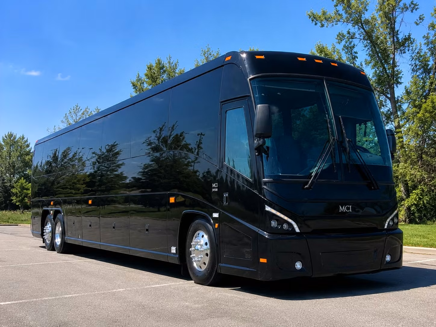 field trip shuttle service for north miami beach school groups heading to miami attractions